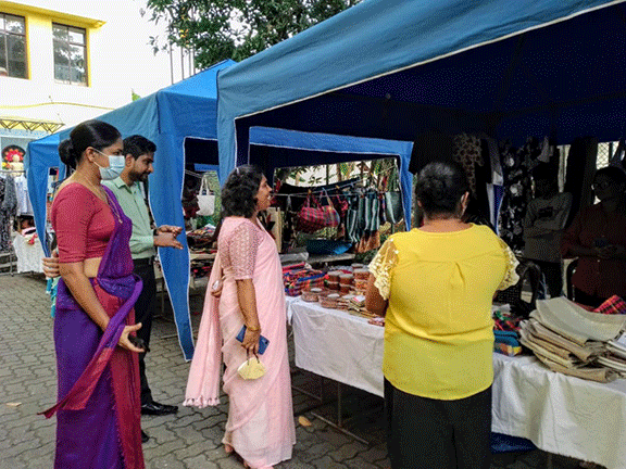 The monthly trade fair organized by the Small Business Development Division (2022-11-28)