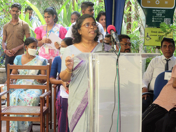 Distribution of coconut saplings at Maharagama divisional secretariat (2023-04-18) 